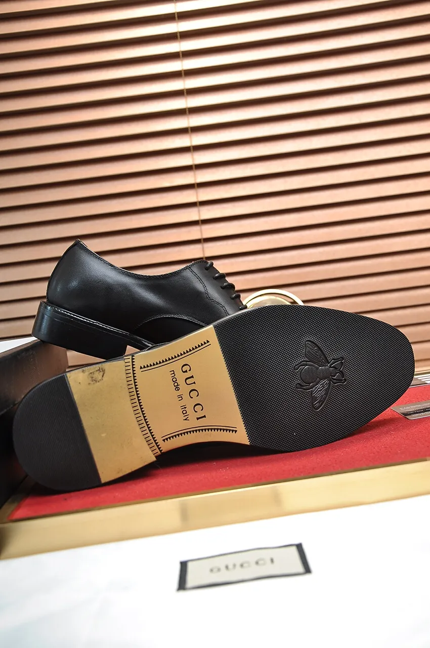 Men's shoes💰500💶Italy's top luxury men's shoe giant (GUCCI) (Gucci) (full cowhide lining) new arrival🍃Original European style🔰 Pleasant to the eye😍In order to make the shoes more durable and non-deformable🌀The production continues to follow traditional methods but there is still no lack of innovation💪Choose original sheepskin for the leather♻️ Smooth and natural And extra bright ⭐Made of imported cowhide, the first choice of rich people 38-45 (45 customized)